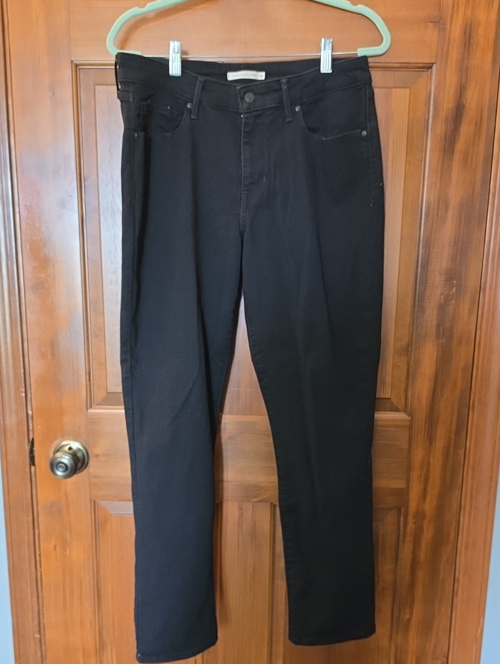 Levi’s Classic Mid Rise Skinny Black Jeans Size 16 (17x30) Excellent Condition